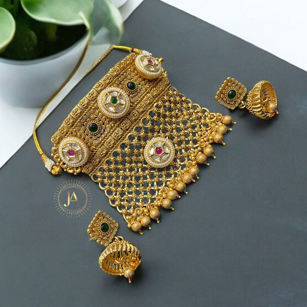 Neetu Art Gold Plated Pota Stone And Beads Choker Necklace Set