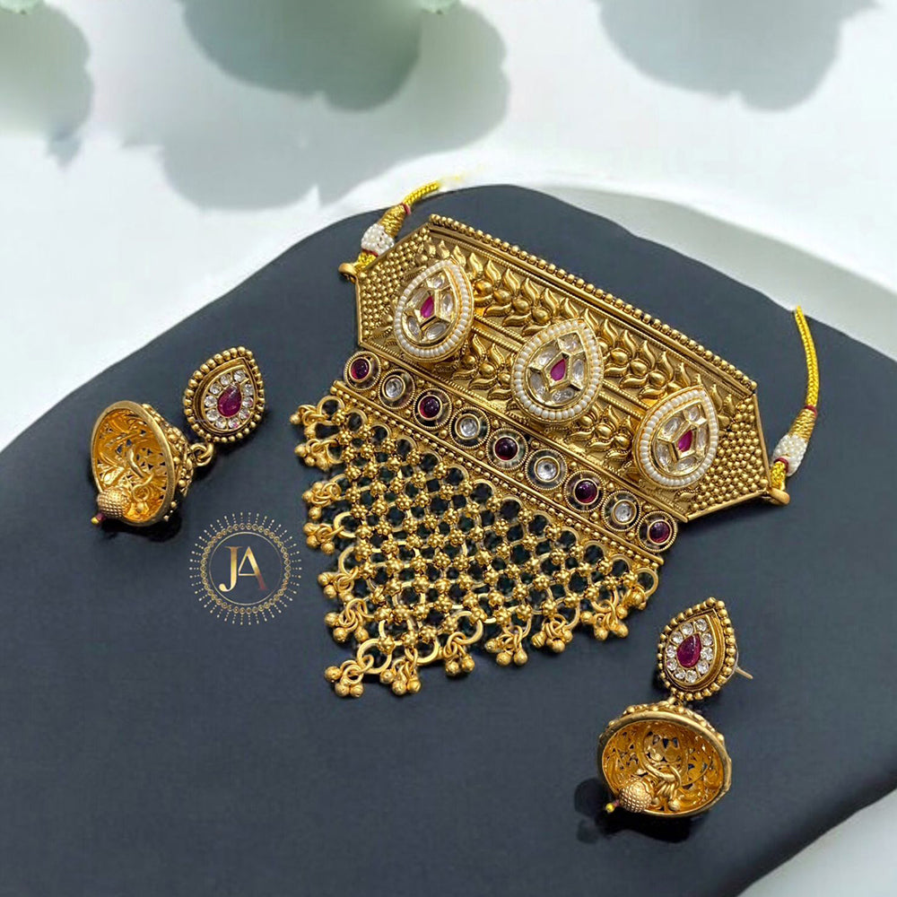 Neetu Art Gold Plated Pota Stone And Beads Choker Necklace Set