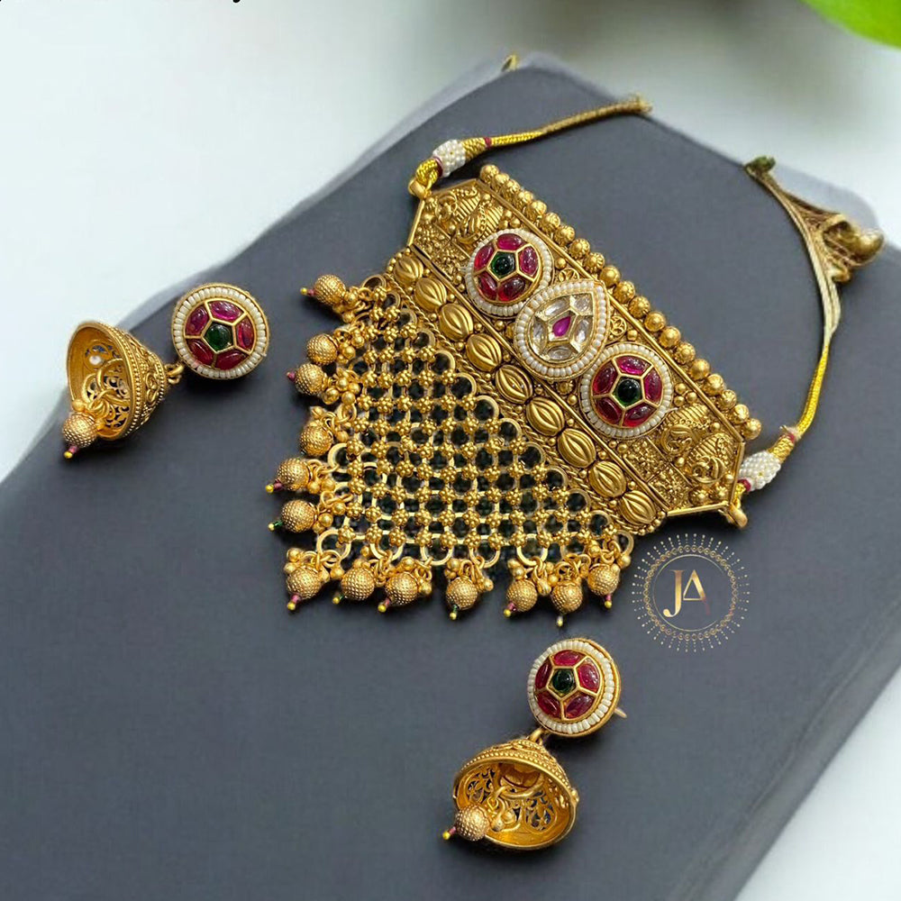 Neetu Art Gold Plated Pota Stone And Beads Choker Necklace Set