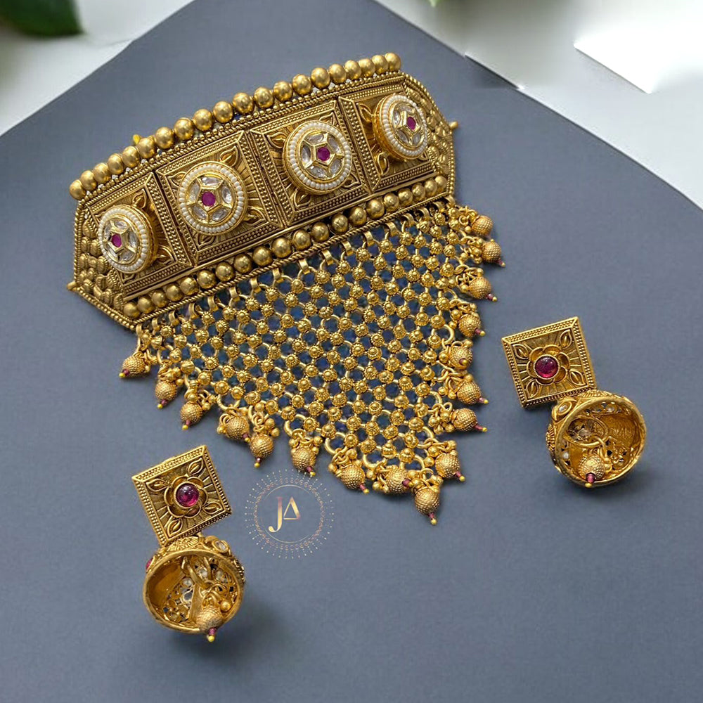 Neetu Art Gold Plated Pota Stone And Beads Choker Necklace Set