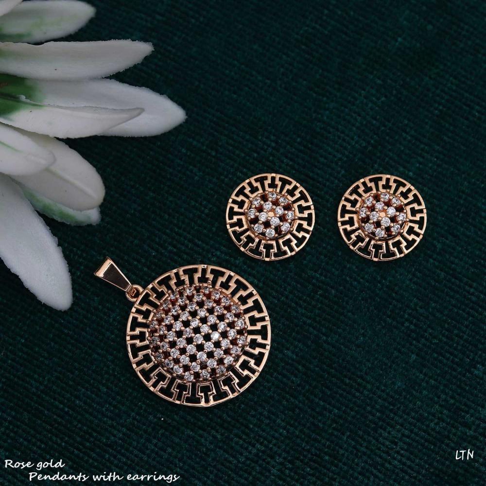 Manisha Jewellery Dainty Gold Plated Chain with Sparkling Austrian Stone Pendant