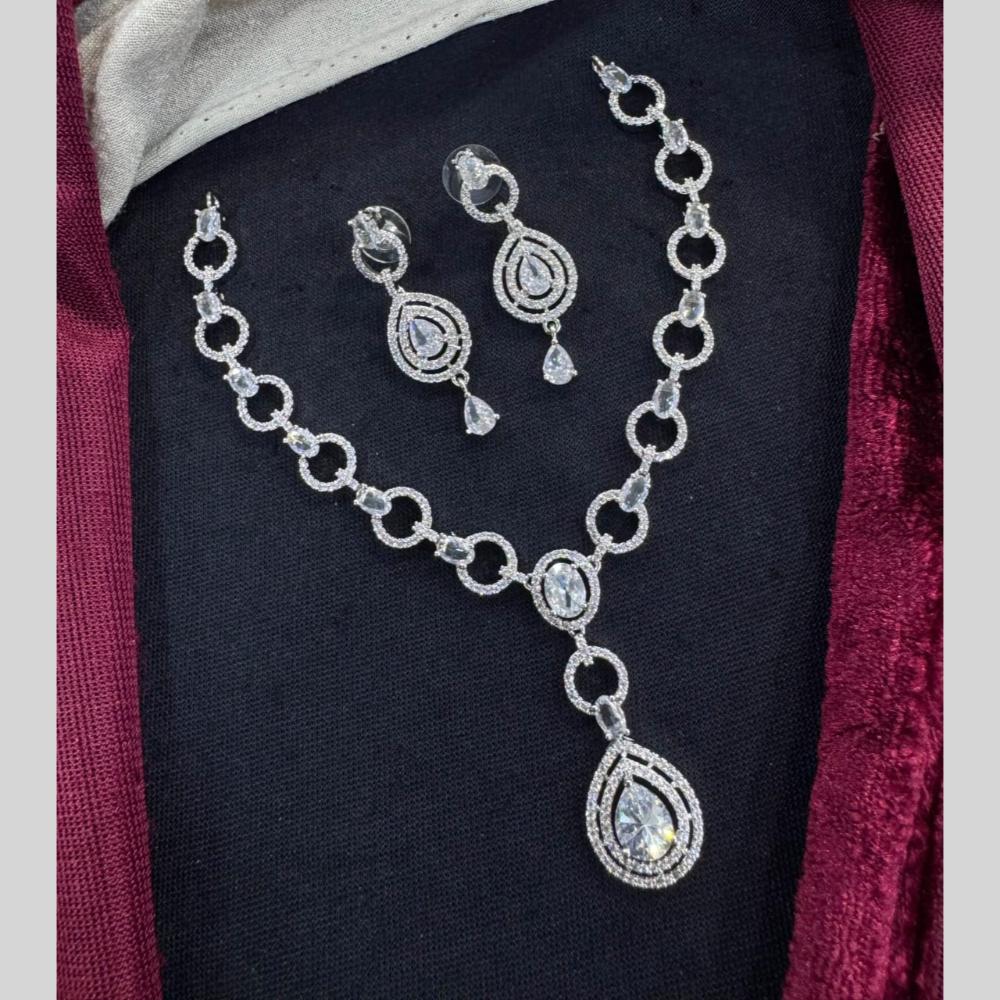 Manisha Jewellery Trend Edition Austrian And Crystal Fusion Necklace Set