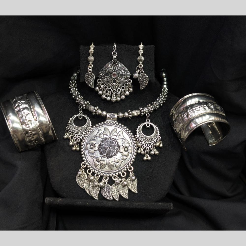 Manisha Jewellery Rhodium Plated Necklace for the Style Savvy