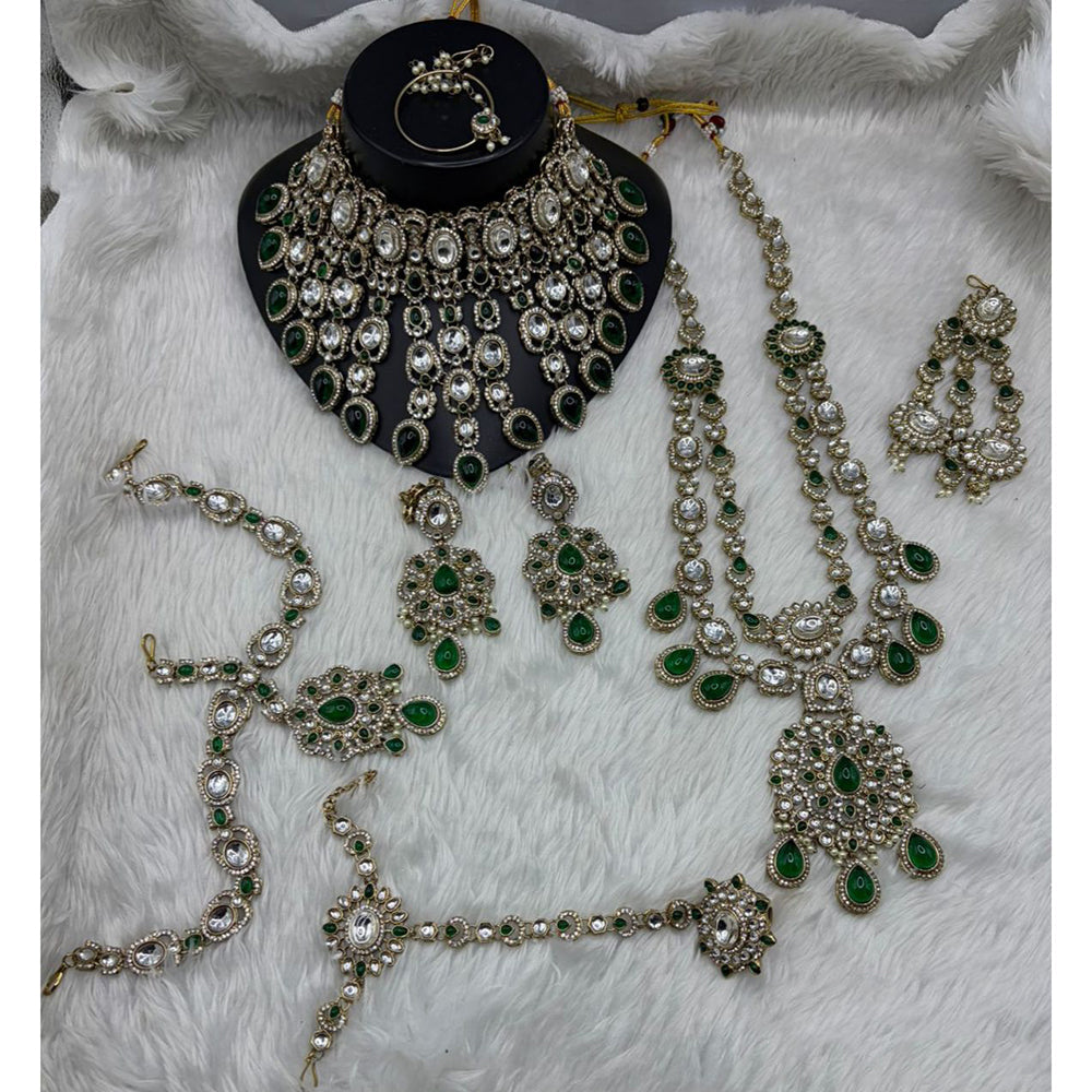 Lucentarts Jewellery Opulent Kundan Stone Pearl And Beads Bridal Jewellery Set