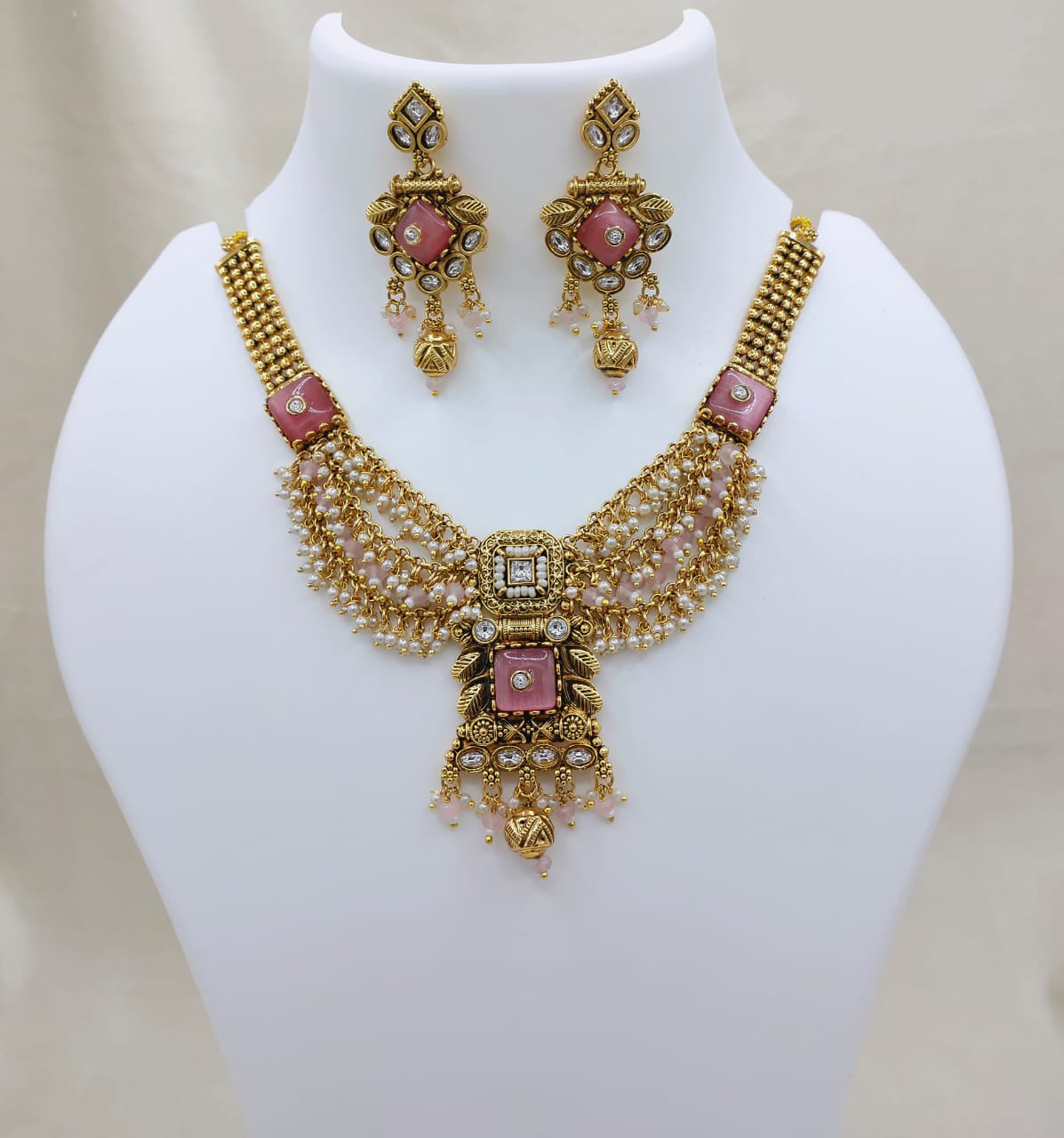 Lucentarts Jewellery Royal Pota Stone Pearl Designer Necklace Set