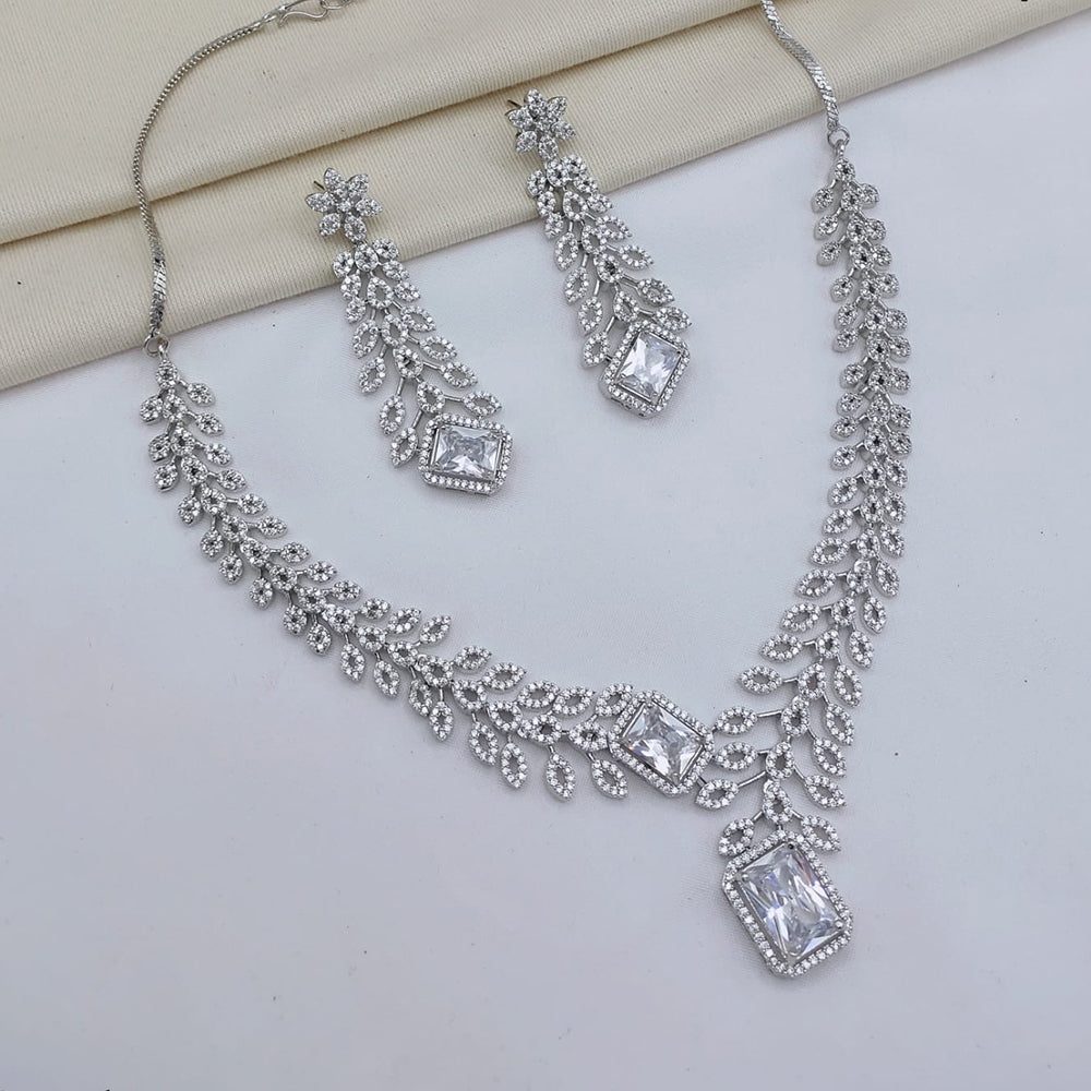 Lucentarts Jewellery Luxury American Diamond Necklace Set