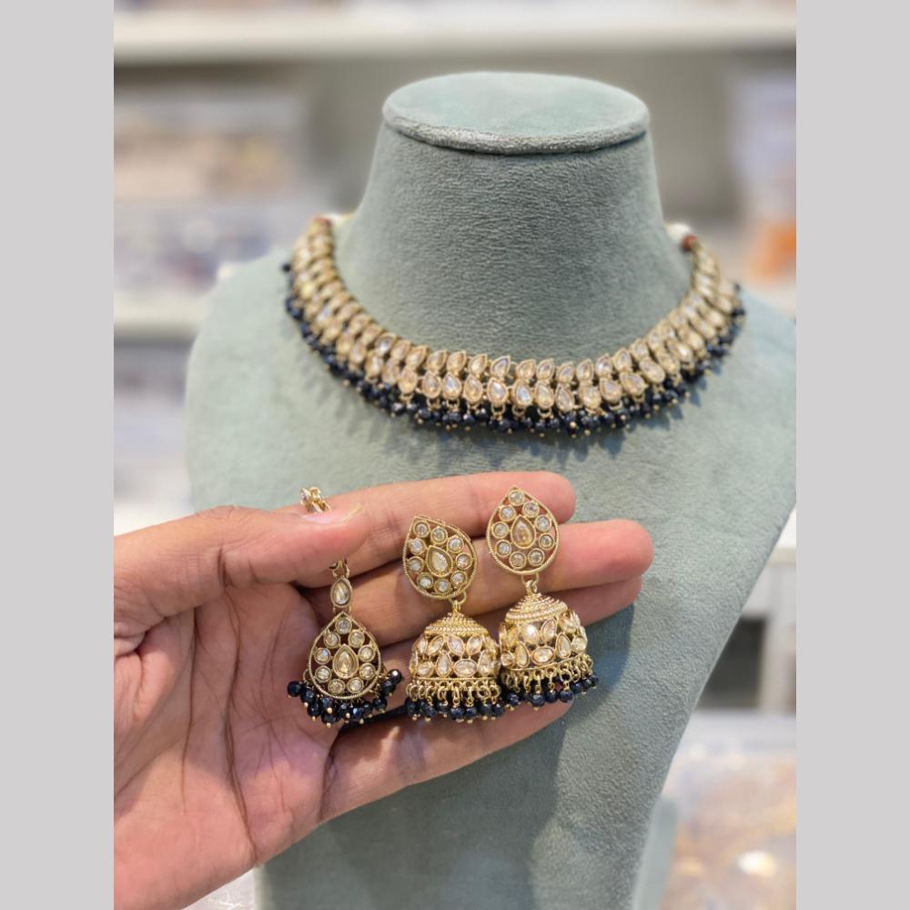 Hira Collections Glamorous Crystal Stone And Pearl Necklace Set