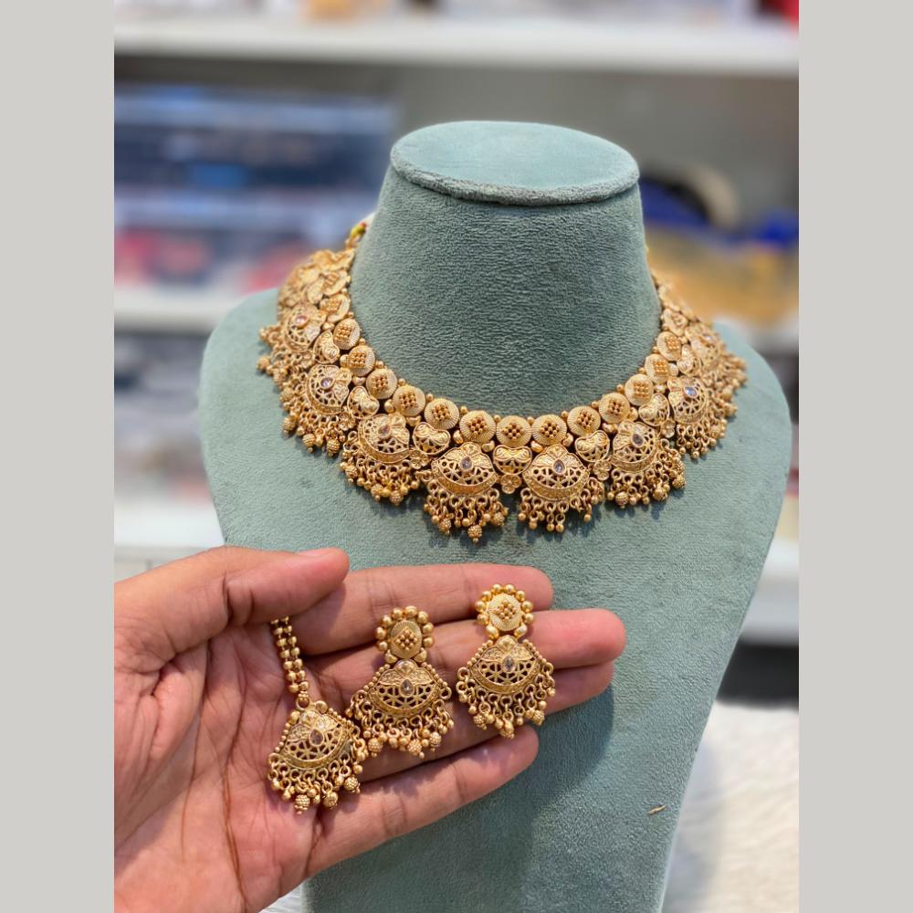 Hira Collections Beautiful Crystal Stone And Pearl Choker Necklace Set