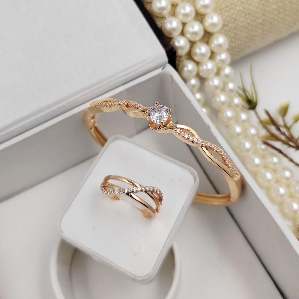 Kavita Art Gold Plated Austrian Stone Bracelet With Ring