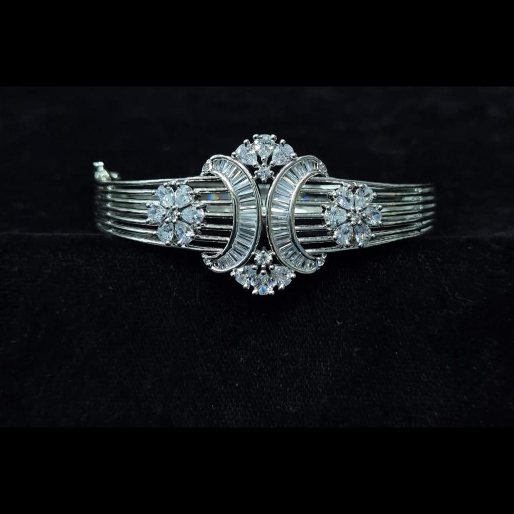 Kavita Art Silver Plated American Diamonds Bracelet