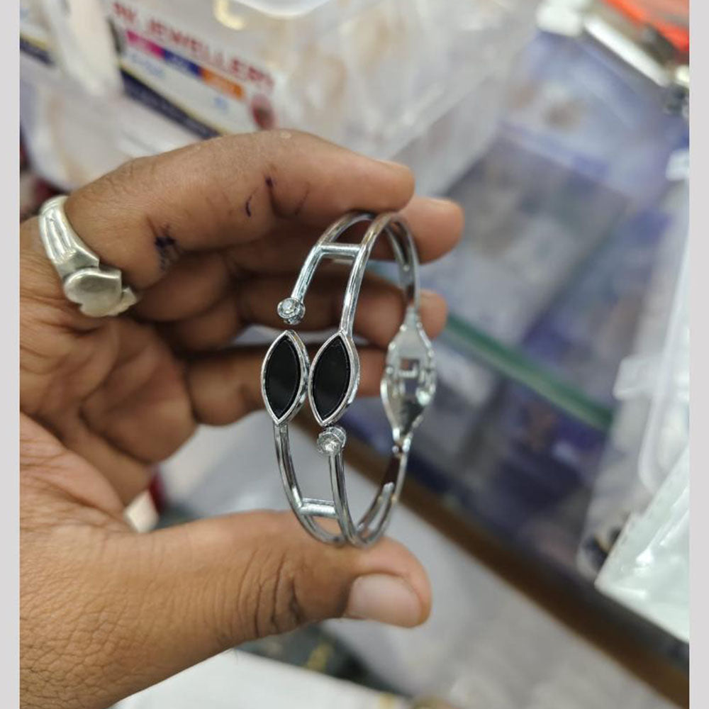 Kavita Art Elegant Openable Bracelet Stylish Daily & Party Wear Fashion Jewelry