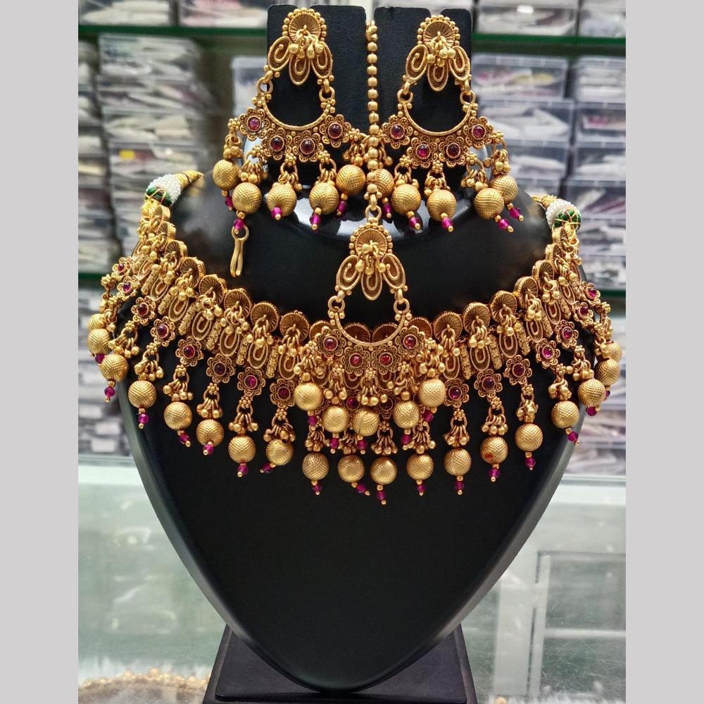 SNERA Gold Plated Pota Stone And Pearls Choker Necklace Set