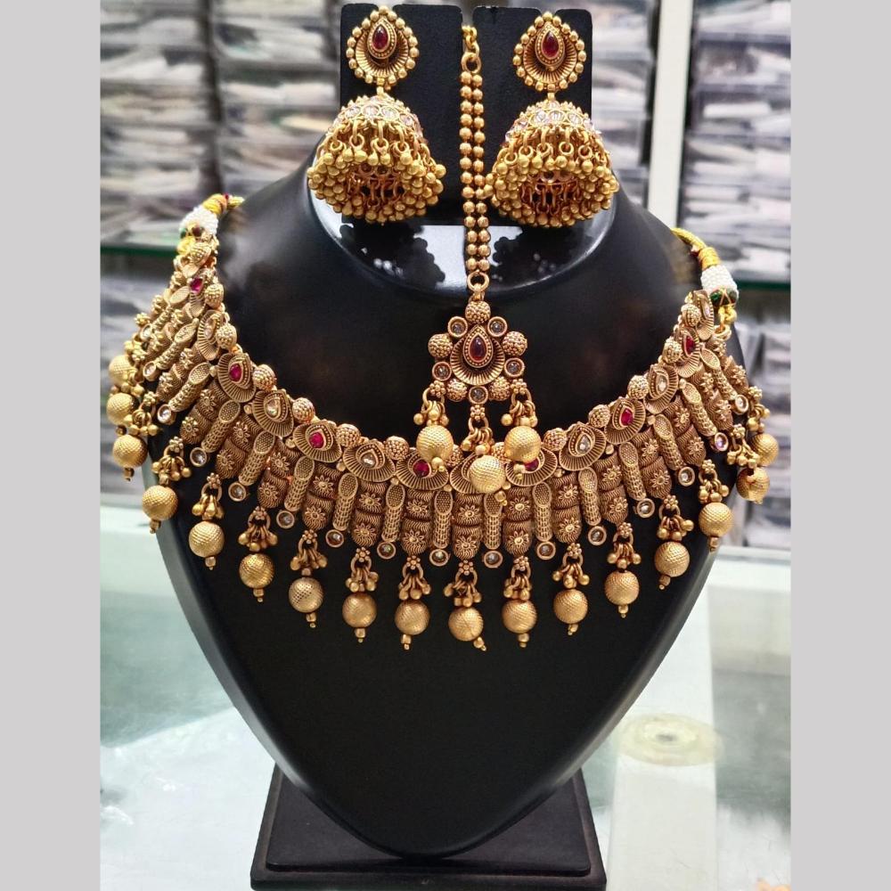 SNERA Gold Plated Pota Stone And Pearls Choker Necklace Set