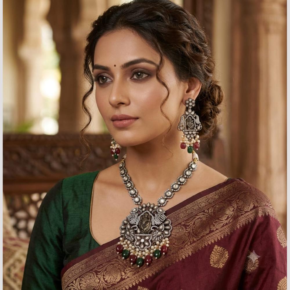 SNERA Royal Pota Stone Beads And Pearl Temple Necklace Set