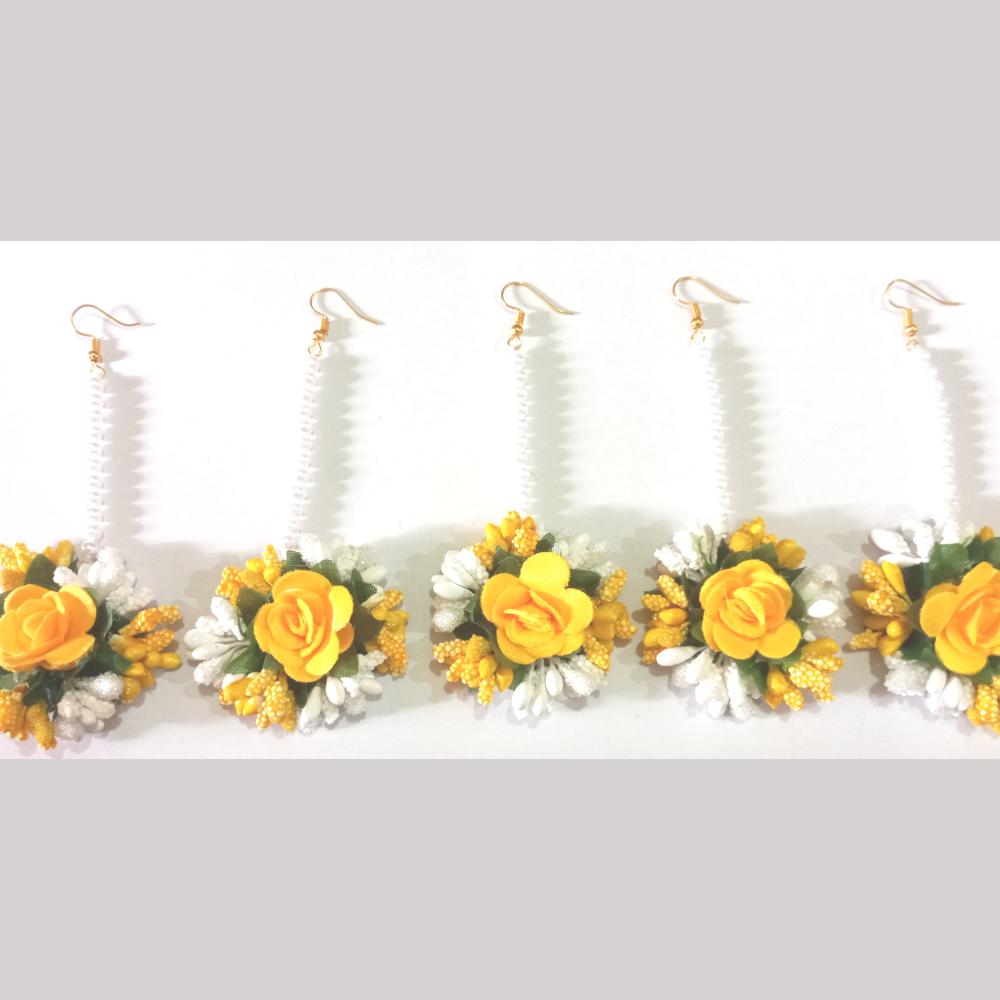 Kavya's Kreation Pearl Floral Mangtikka