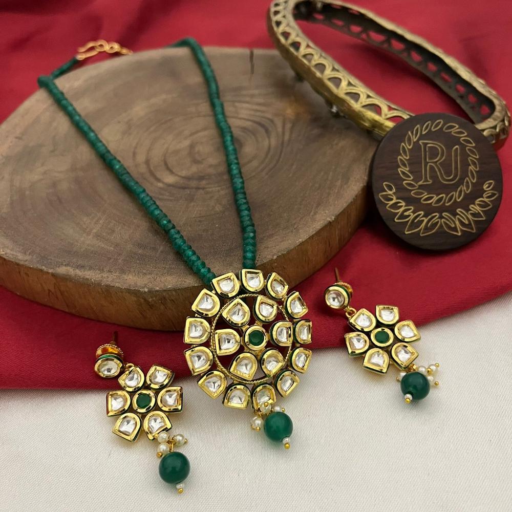 FS Collection Gold Plated Kundan Stone And Beads Necklace Set