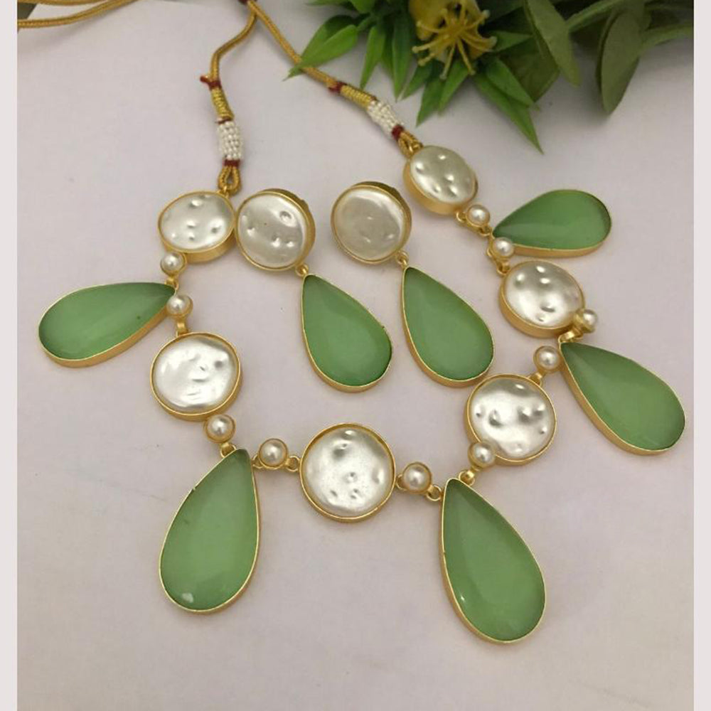 FS Collection Regal Gold Plated with Elegant Mother of Pearl Touch Necklace Set