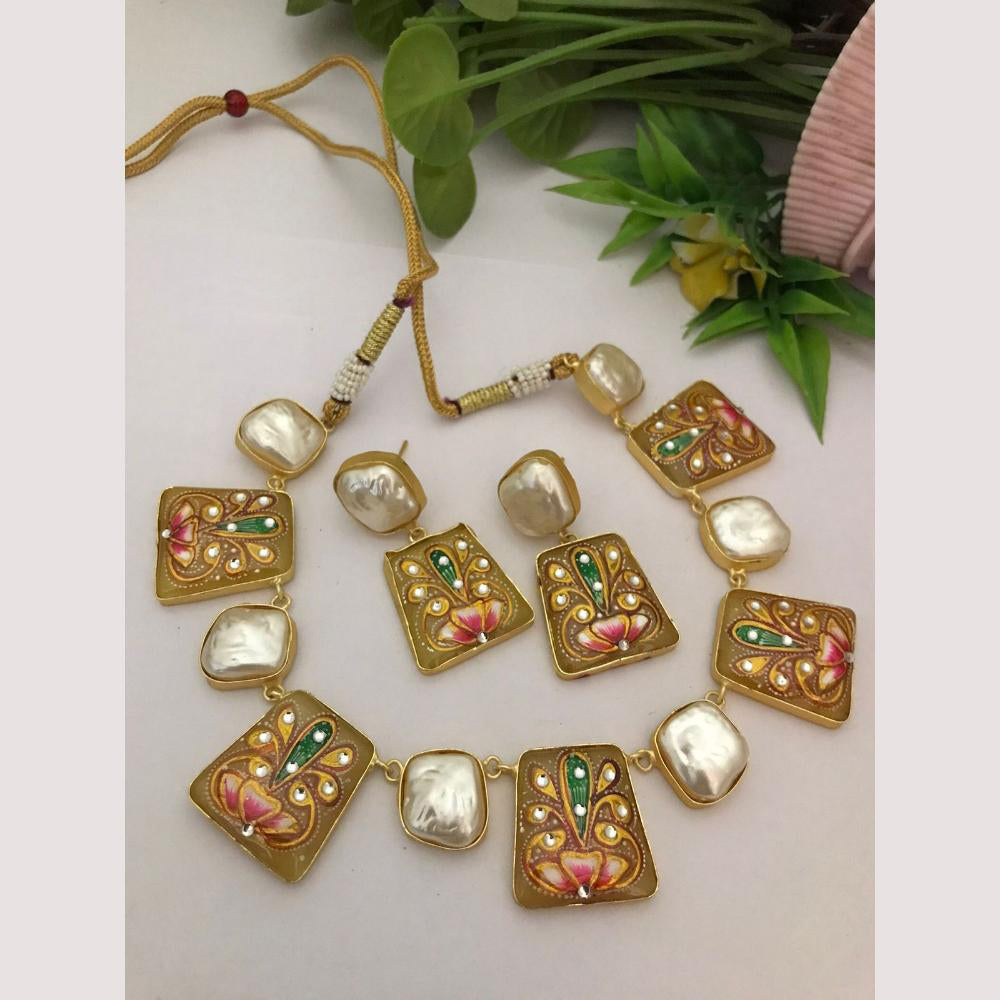 FS Collection Regal Gold Plated with Elegant Mother of Pearl Touch Necklace Set
