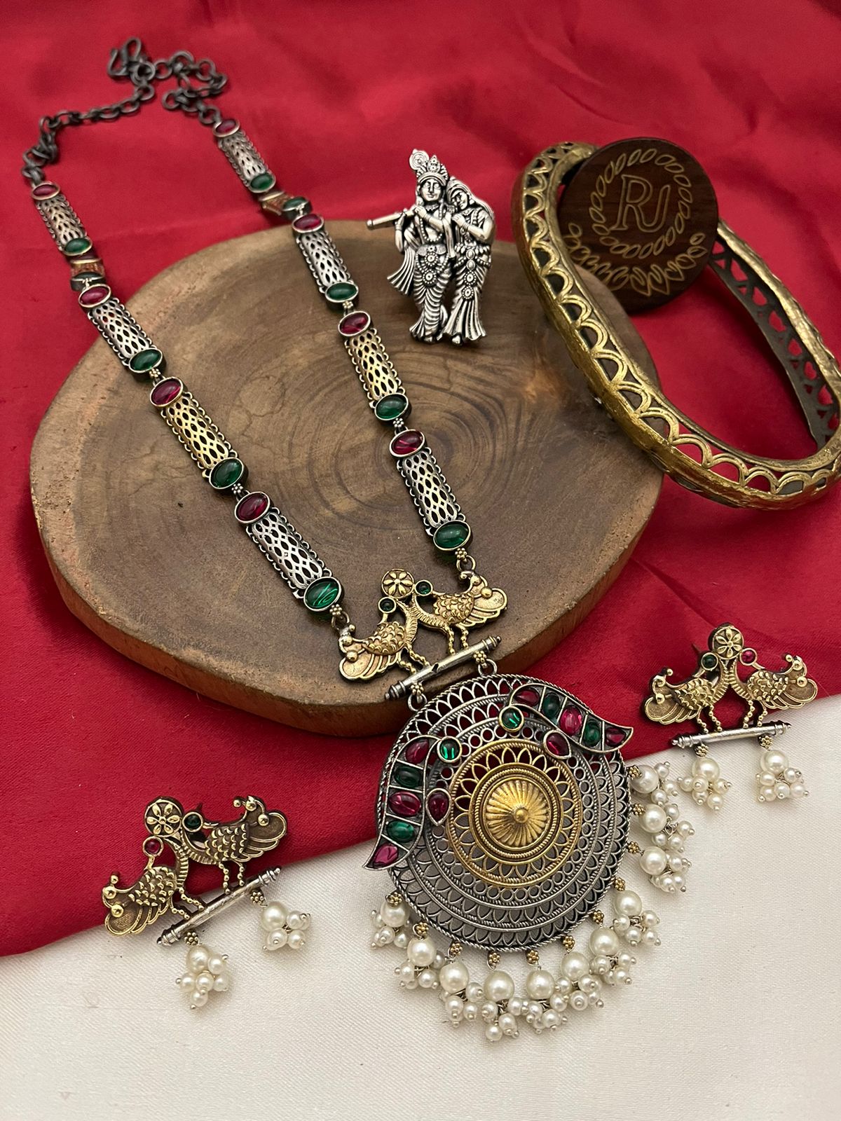 FS Collection Royal 2 Tone Pota Stone And Pearl Long Necklace Set