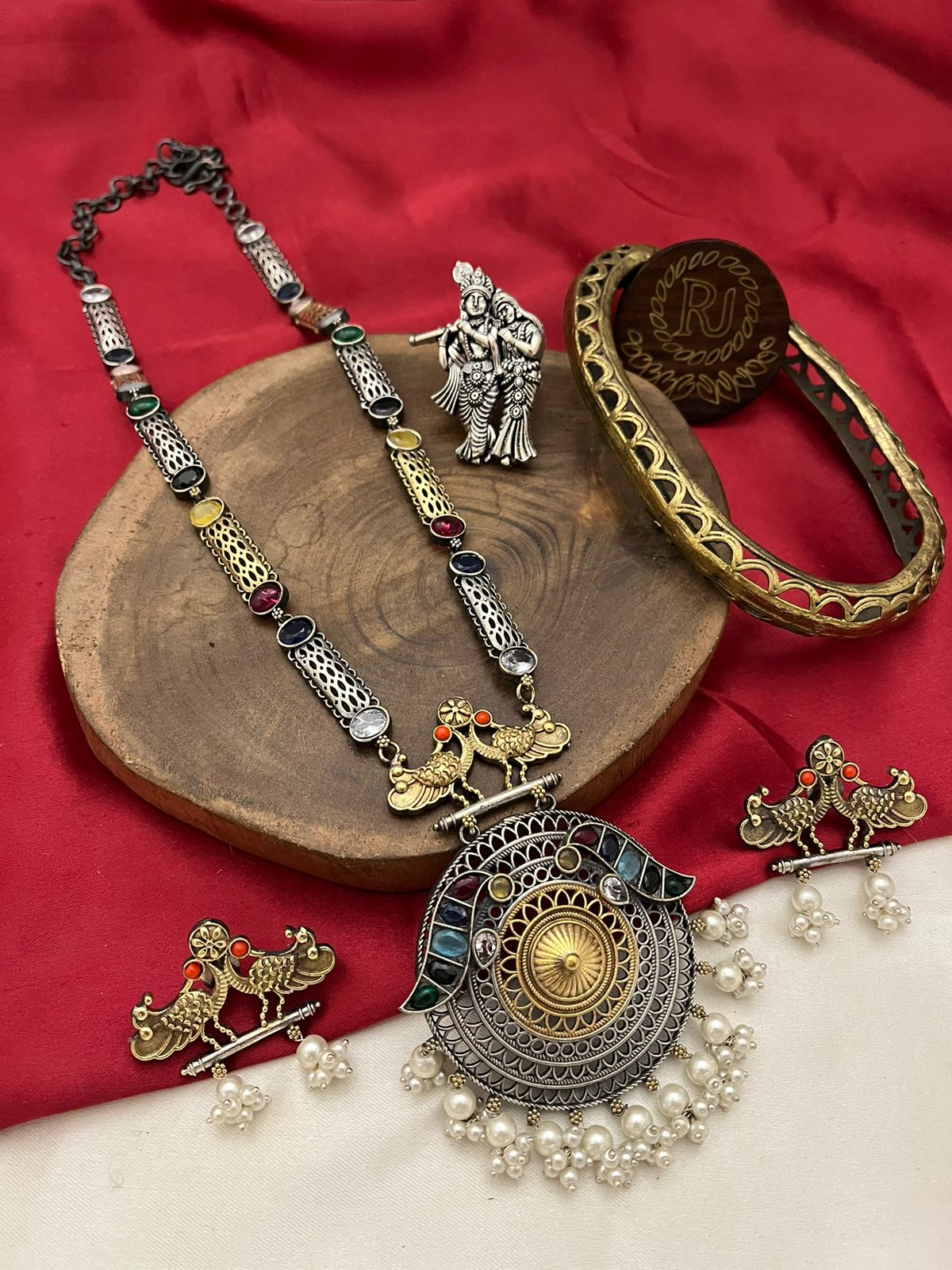 FS Collection Royal 2 Tone Pota Stone And Pearl Long Necklace Set