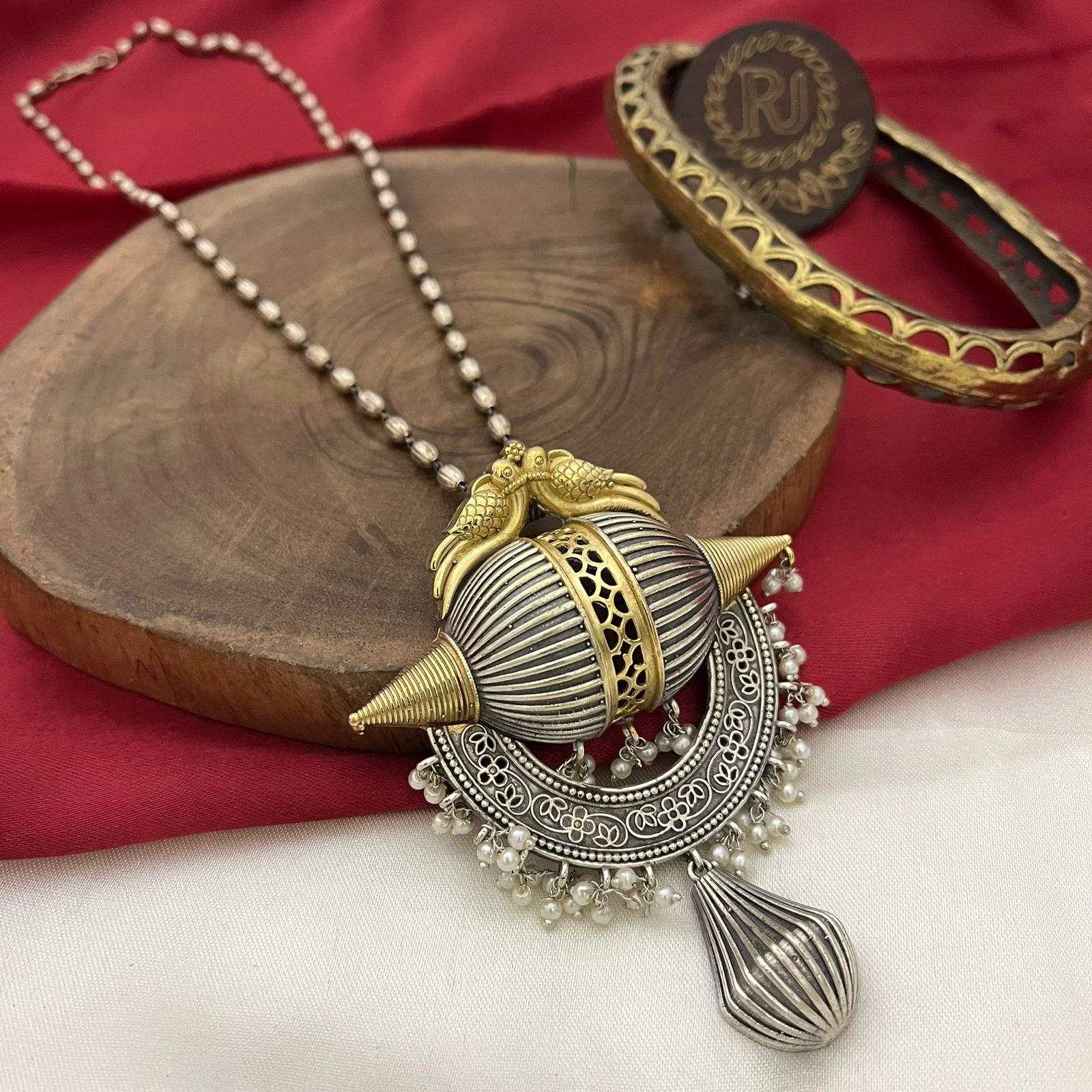 FS Collection Royal 2 Tone Pearl Long Necklace Set