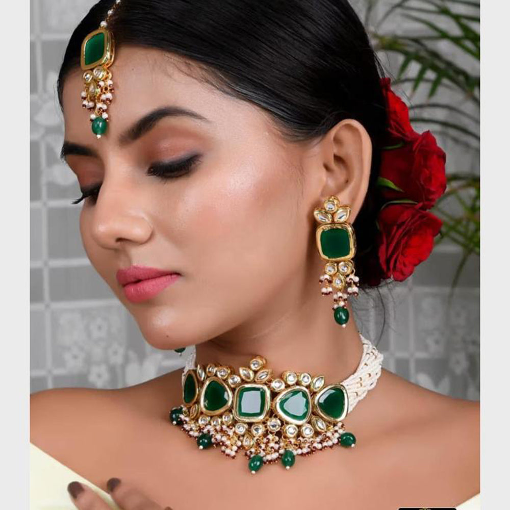 FS Collection Glam Kundan Stone And Pearl Choker Necklace Set