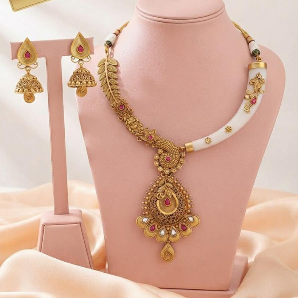 FS Collection Classic Pota Stone And Pearl Necklace Set