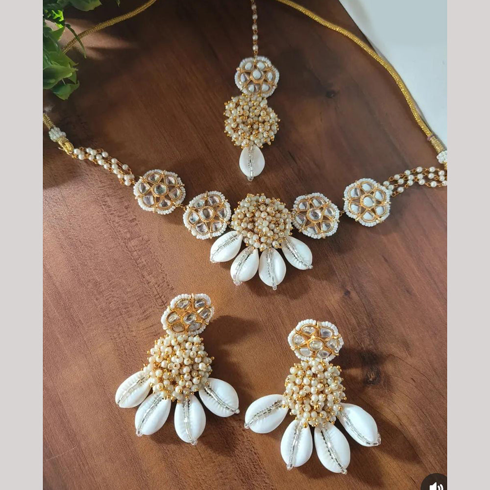 Shrijicreation Gold Plated Kundan Stone And Shell Necklace Set