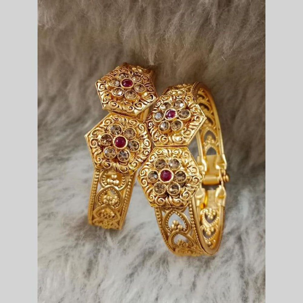 Star India Gold Plated Pota Stone And Pearl Openable Bracelet