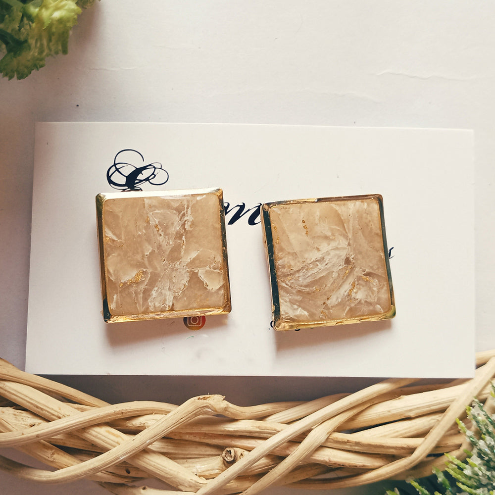 Emmas Designs Resin Stud Earrings