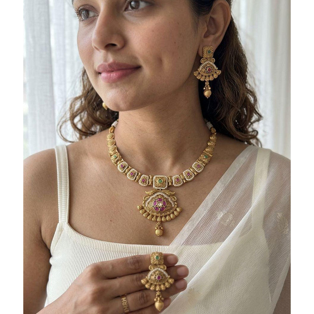Jewel Addiction Glamorous Pota Stone And Pearl Necklace Set