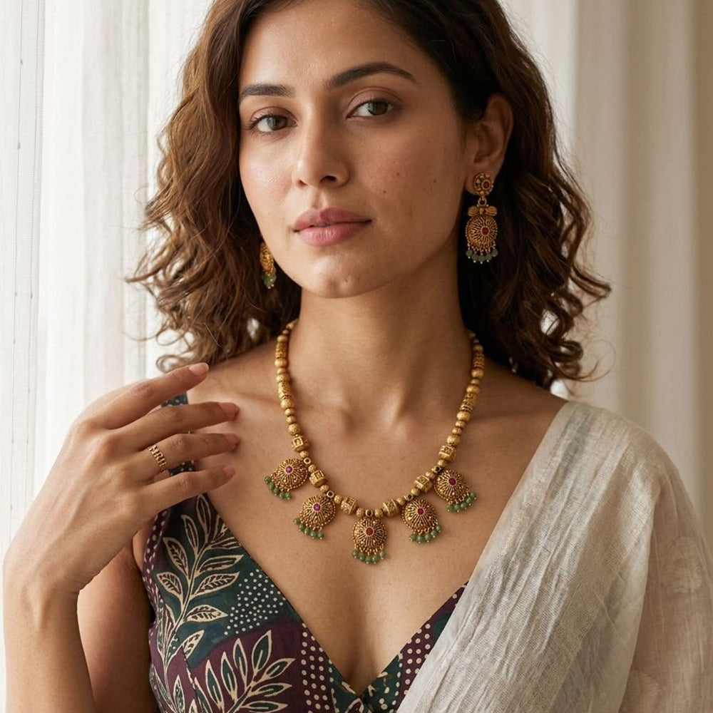 Jewel Addiction Traditional Pota Stone And Pearl Necklace Set