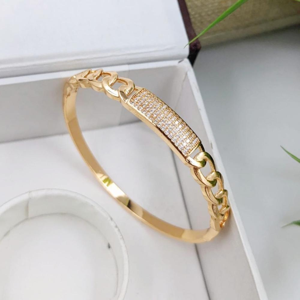 Aamrapali Modern Austrian Stone Wrist Bracelet