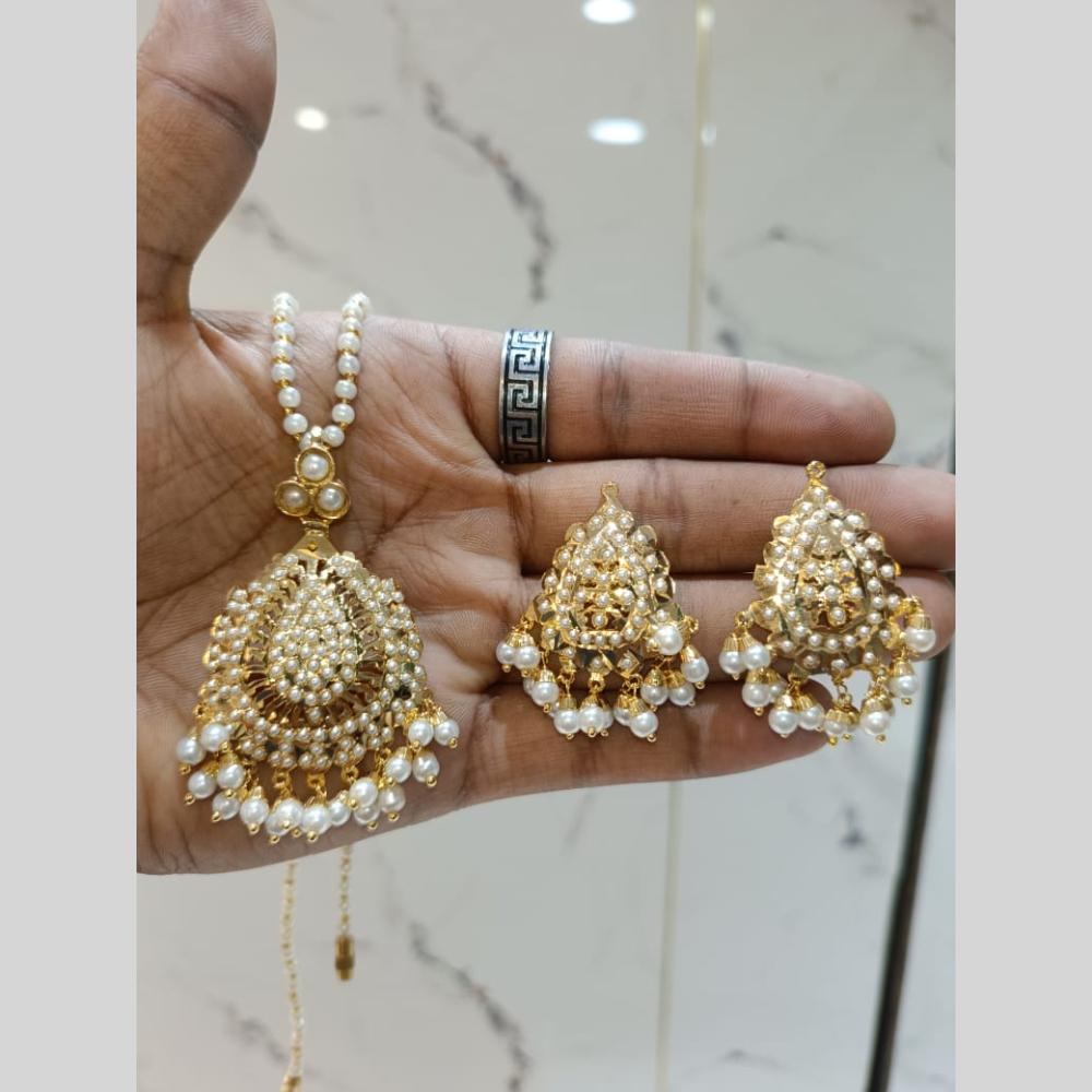 Everlasting Jadau Gold Plated Pearl Jadau Chain Pendent Set