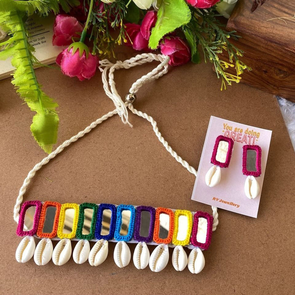 Bajana Lifestyle Mirror And Shell Handmade Necklace Set