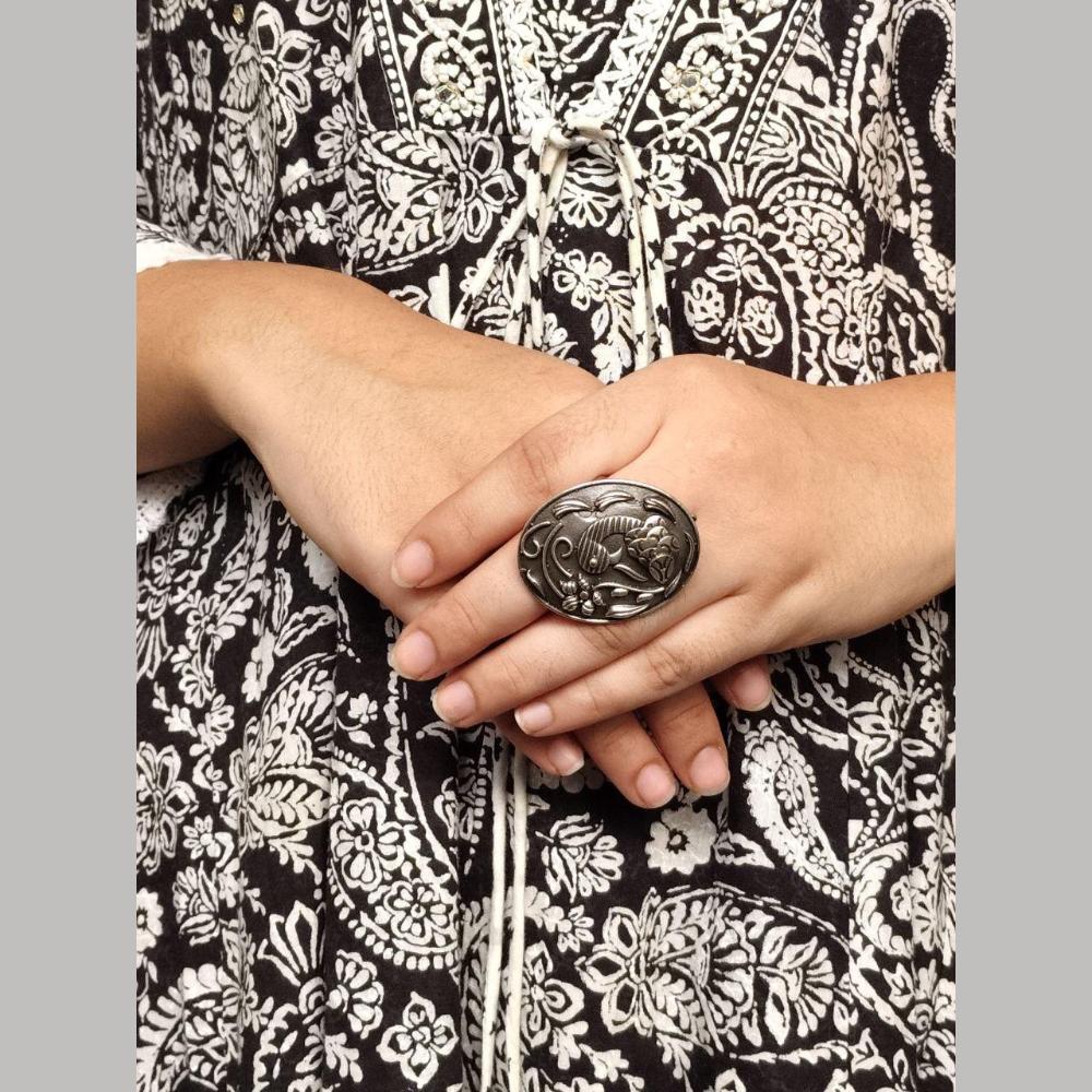 Maharani Jewels Oxidised Statement Ring