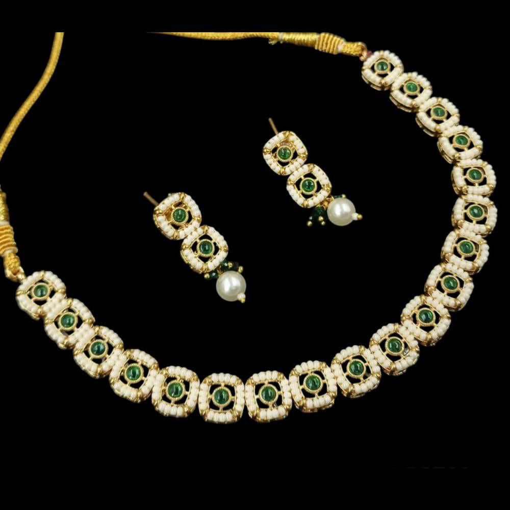 NAFJ Copper Gold Plated Pota Stone And Pearl Necklace Set