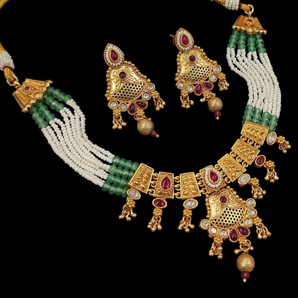 NAFJ Gold Plated Pota Stone And Pearls Necklace Set