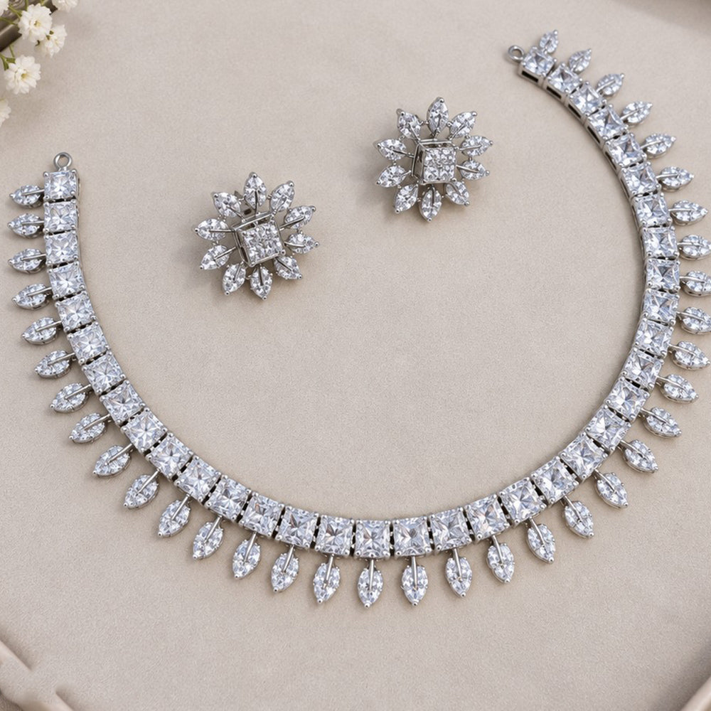 NAFJ Glamorous Crystal Stone And Austrian Stone Necklace Set