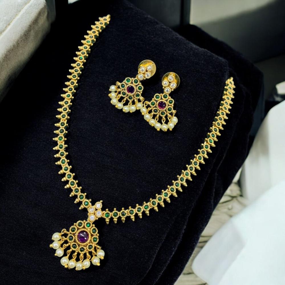Sona Covering Elegant Pota Stone And Pearl Necklace Set