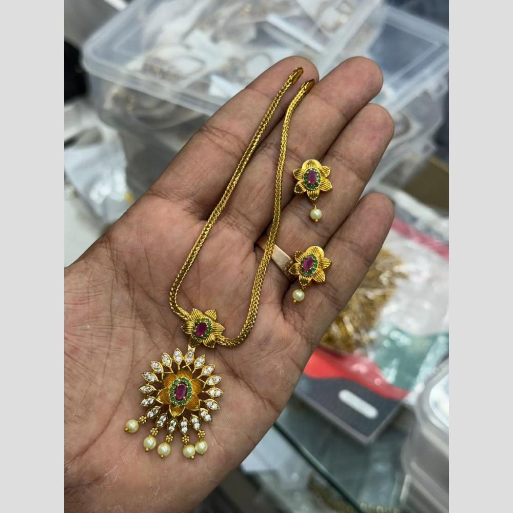 Sona Covering Delicate Pota Stone And Pearl Austrian Stone Necklace Set