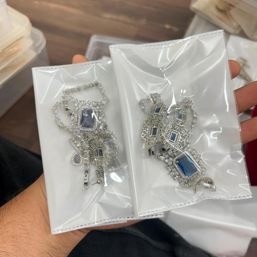 Sona Covering Glamorous Crystal Stone And Austrain Stone Necklace Set