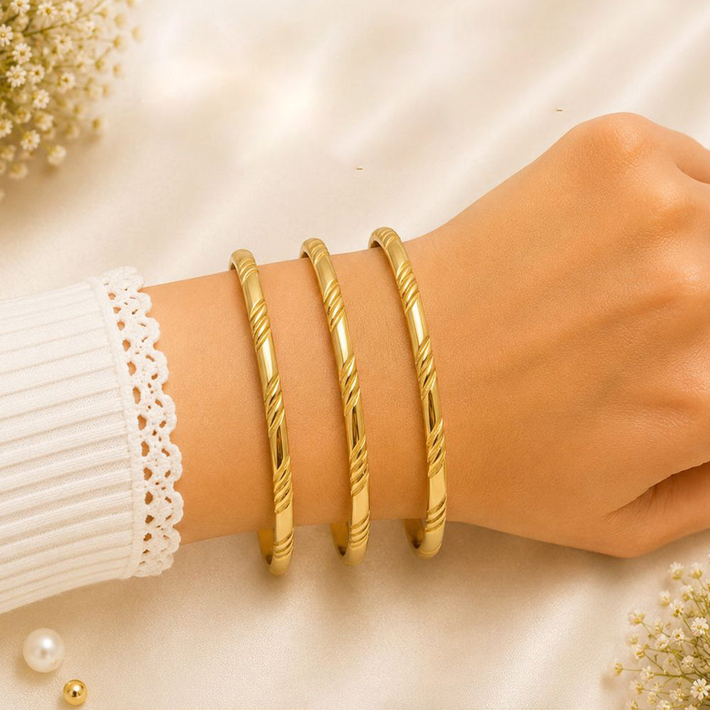 Klitz Gold Polish Designer Bangles Set