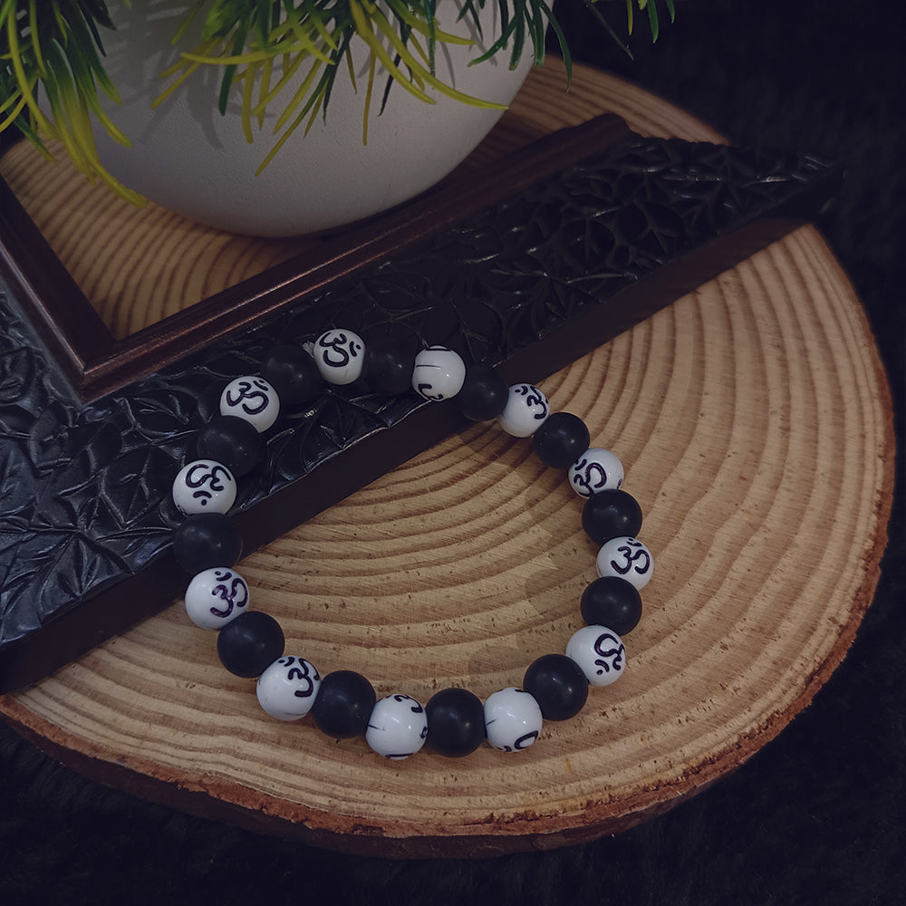 Urthn OM White And Black Beads Bracelet (Pack Of 6)