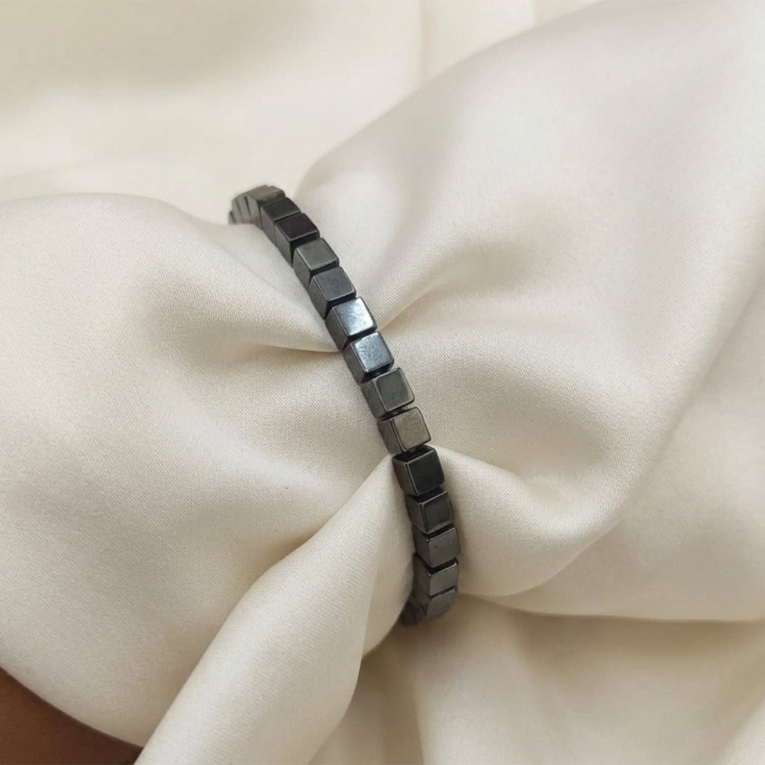 Urthn Unisex Hematite Stretchable Bracelet(Pack of 6)
