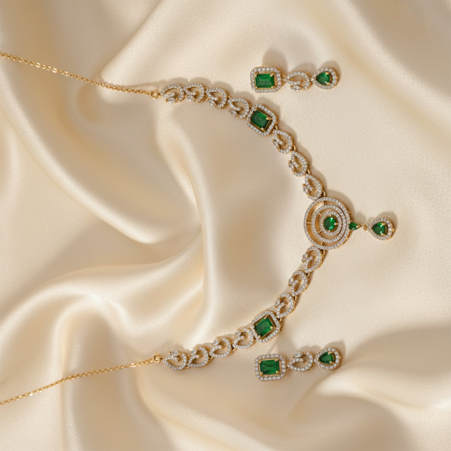 Etnico Gold Plated Traditional Designer Necklace Set with Earrings