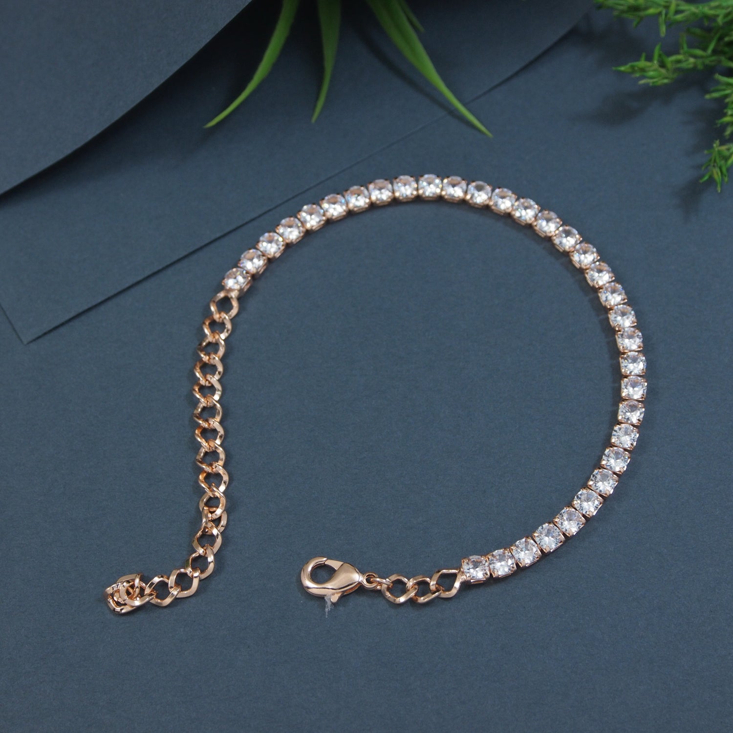Etnico Stylish Rose Gold Plated Special Cubic Zirconia American Diamond Adjustable Bracelet For Women