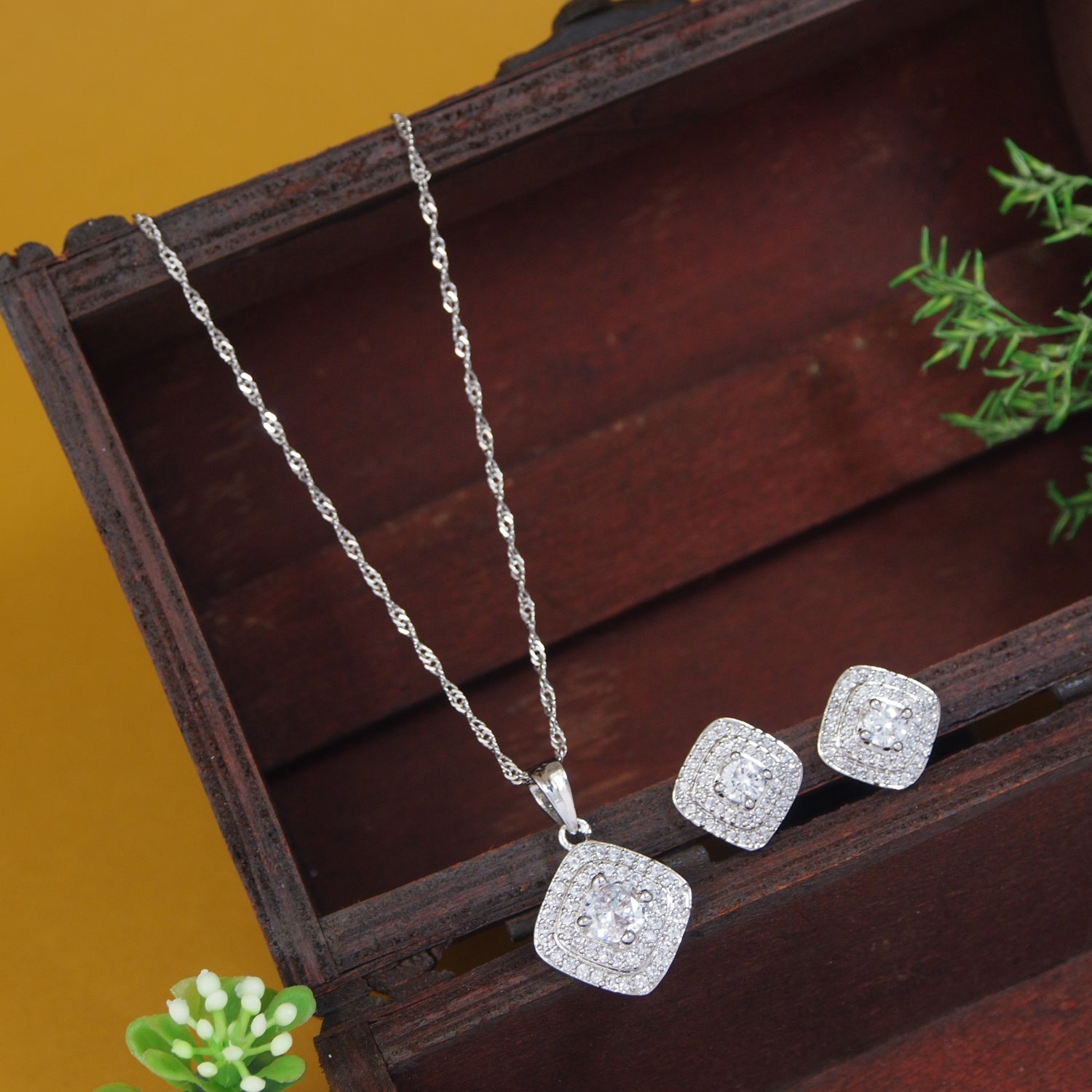 Etnico Silver Plated Cubic Zirconia American Diamond Set for Women