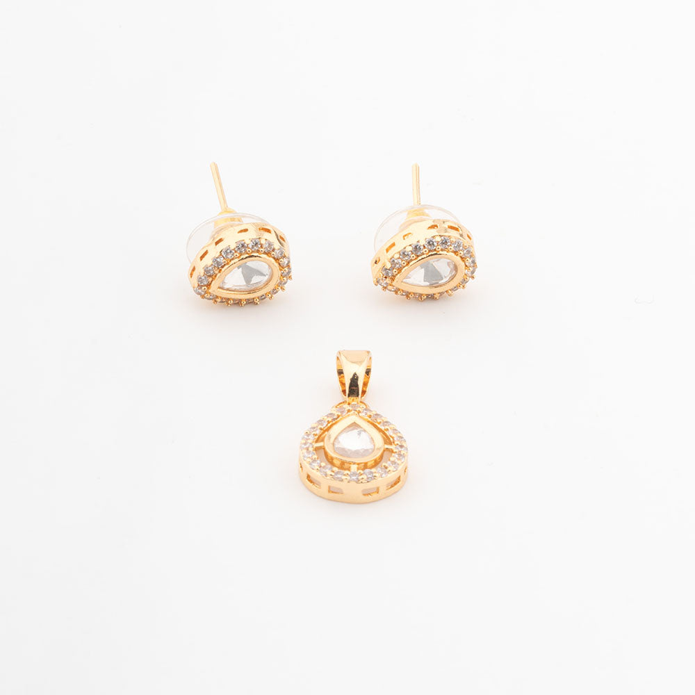 ChicCharm Jewellery Brass Gold Plated Austrian Stone Pendant Set