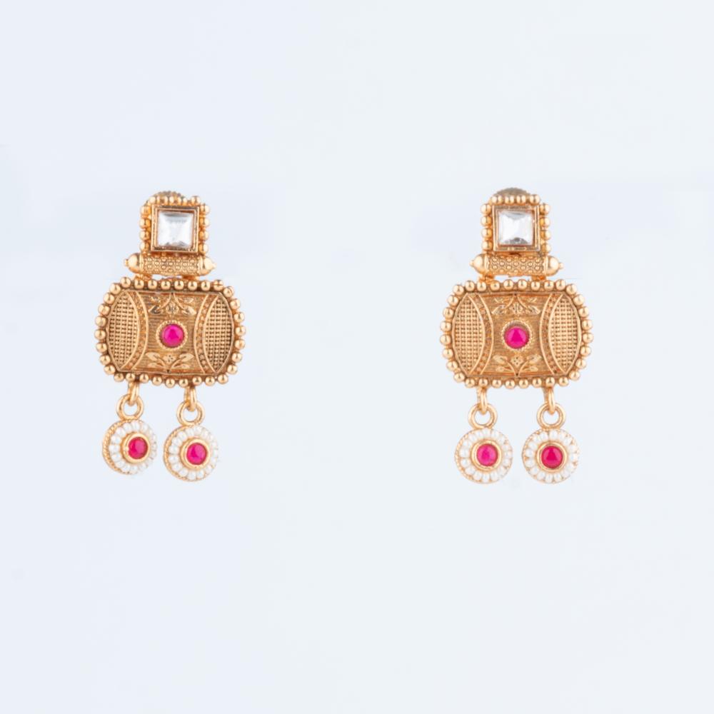 ChicCharm Jewellery Brass And Copper Gold Plated Rajwadi Necklace Set